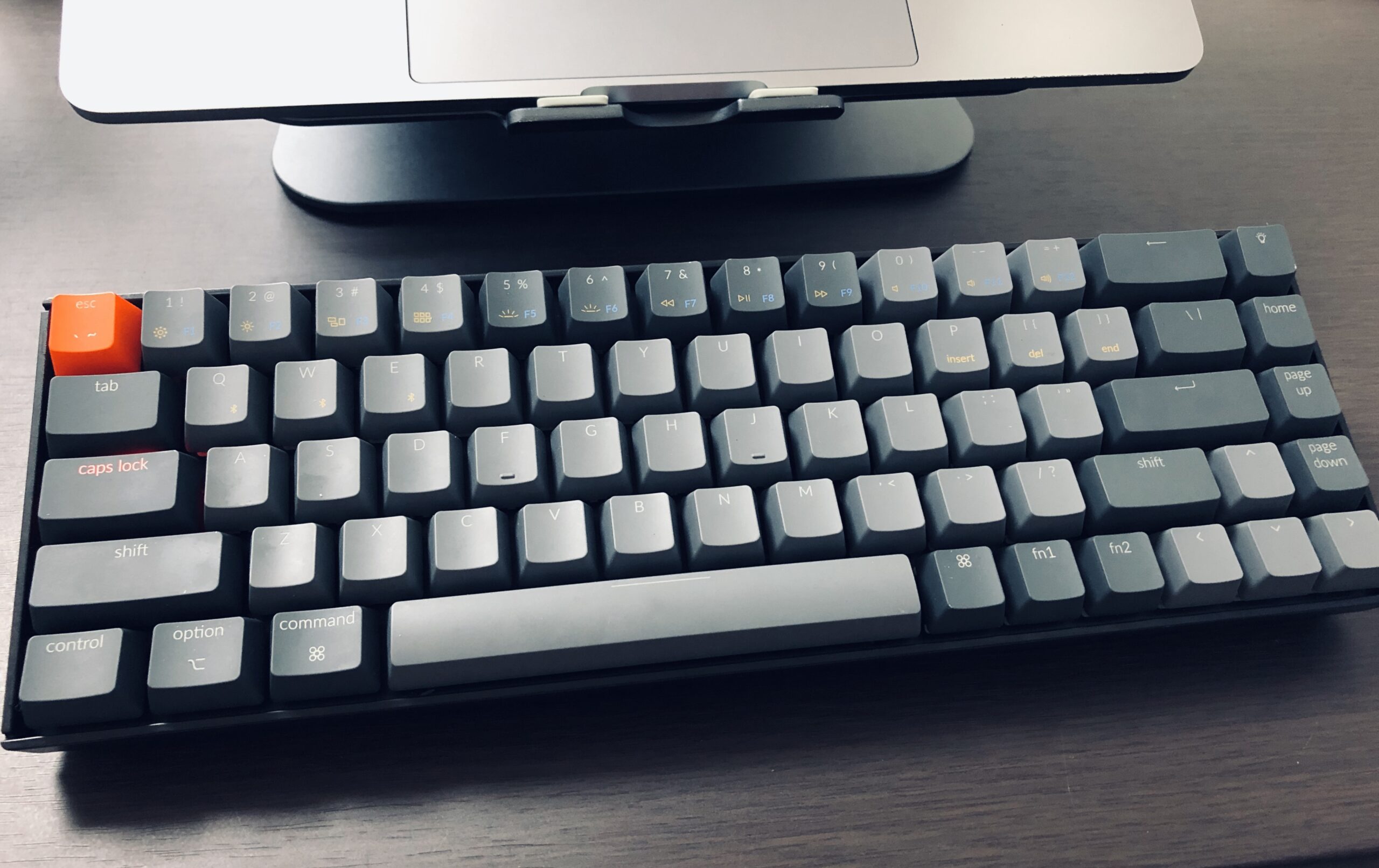 話題のBlutoothキーボードKeychron K6 をエンジニアが本気でレビューしてみた